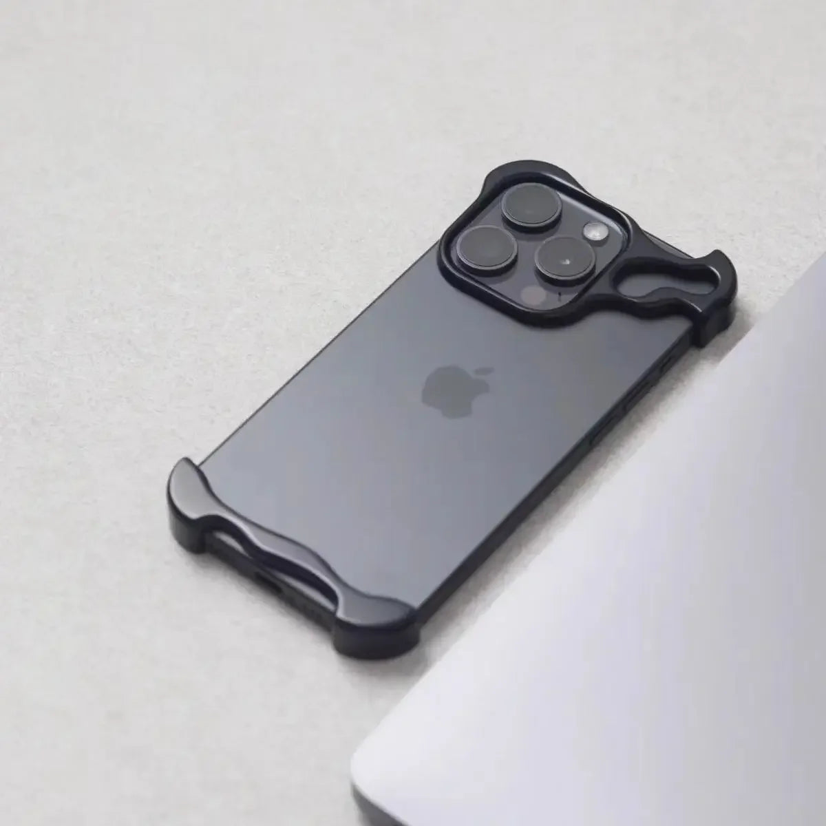 Alien Case Guard